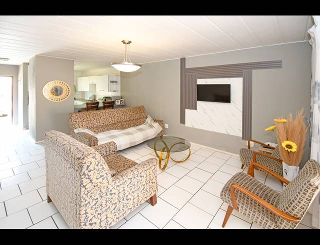 2 BEDROOM APARTMENT FOR SALE IN KEW